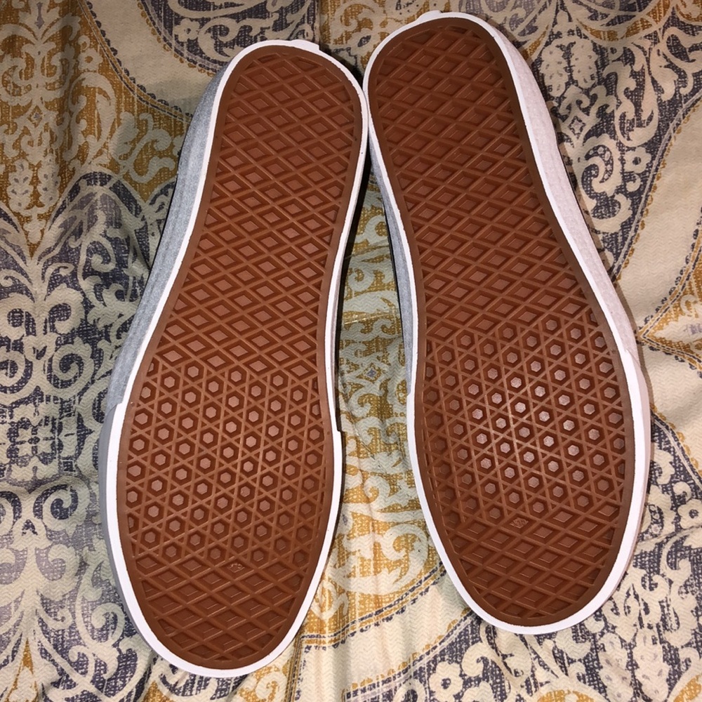 Vans - Picture 2 of 6